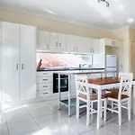 Contemporary 2Br Escape Upper Level Sanctuary