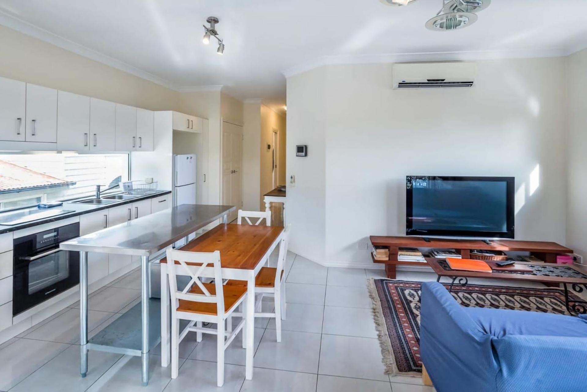 Contemporary 2br Escape Upper Level Sanctuary * Brisbane